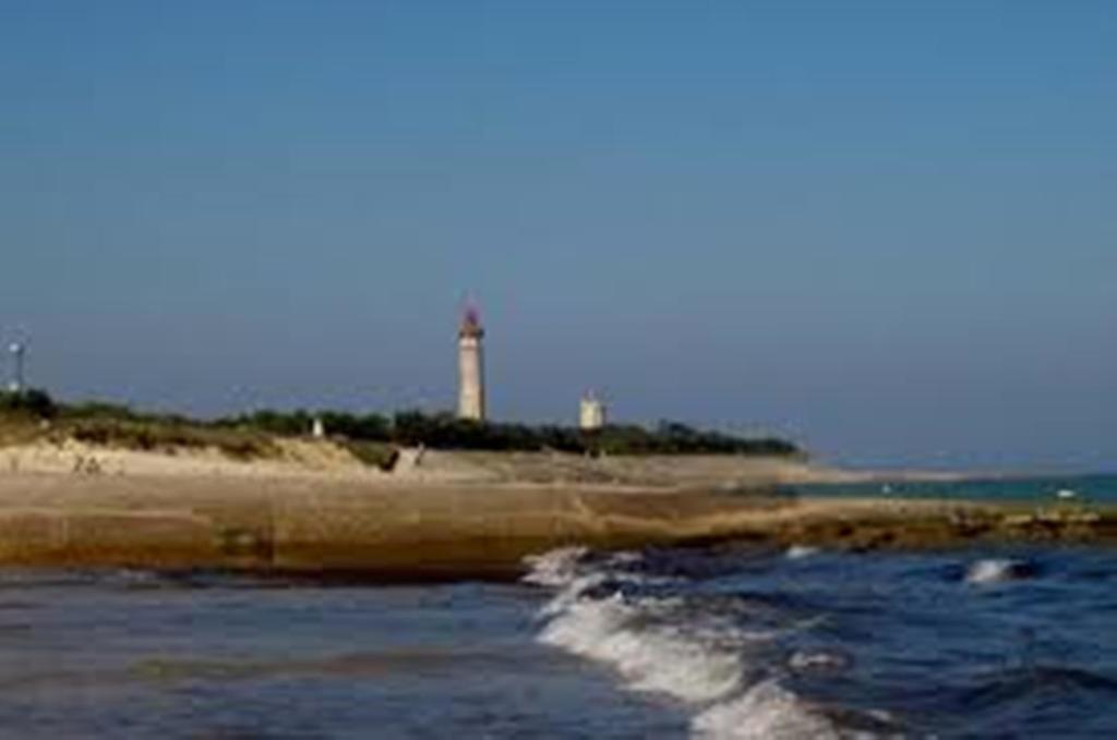 Maison Retaise Pres De La Plage Saint-Clément-des-Baleines Εξωτερικό φωτογραφία